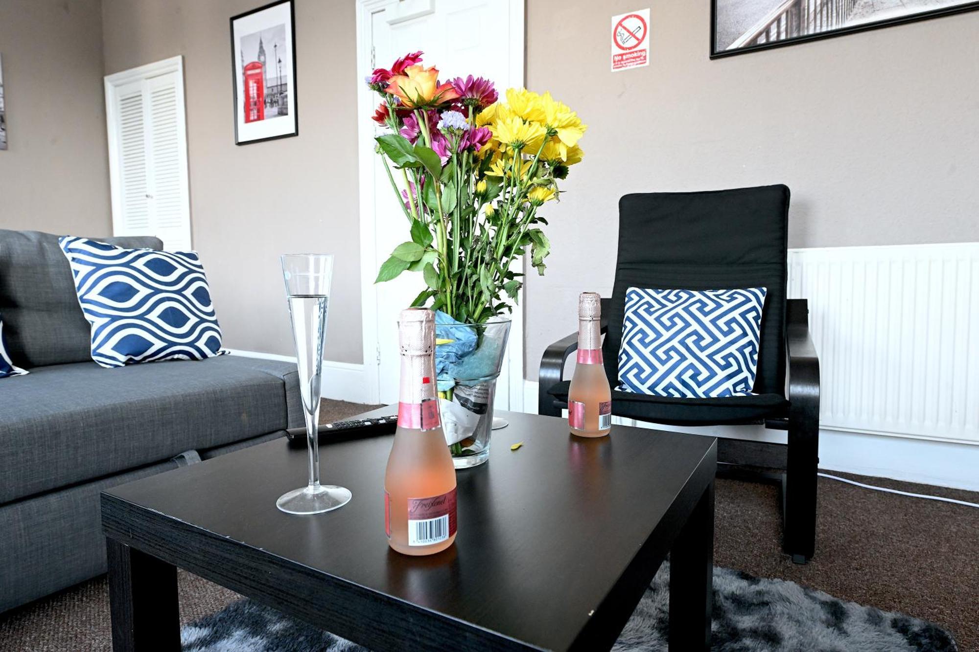 Stunning 3 Bedroom Serviced Flat In North Λονδίνο Εξωτερικό φωτογραφία